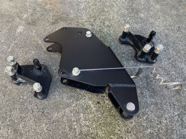 部品（パーツ） トラクターA1組替ヒッチ　ハローTX-U用 写真５